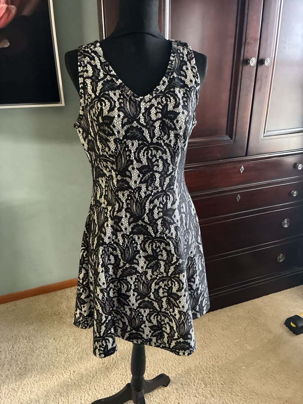 Karen Kane Wmn’s Black & White Floral Lace Sleeveless A-Line Mini Dress Sz L A72